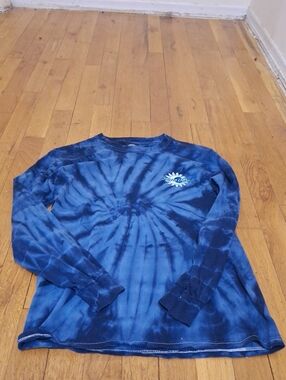 Women's small long sleeve Santa Cruz T shirt